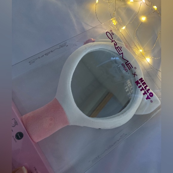 Hello Kitty Sanrio 🥰🎀 Portable Mirror 💄 - Picture 3 of 4